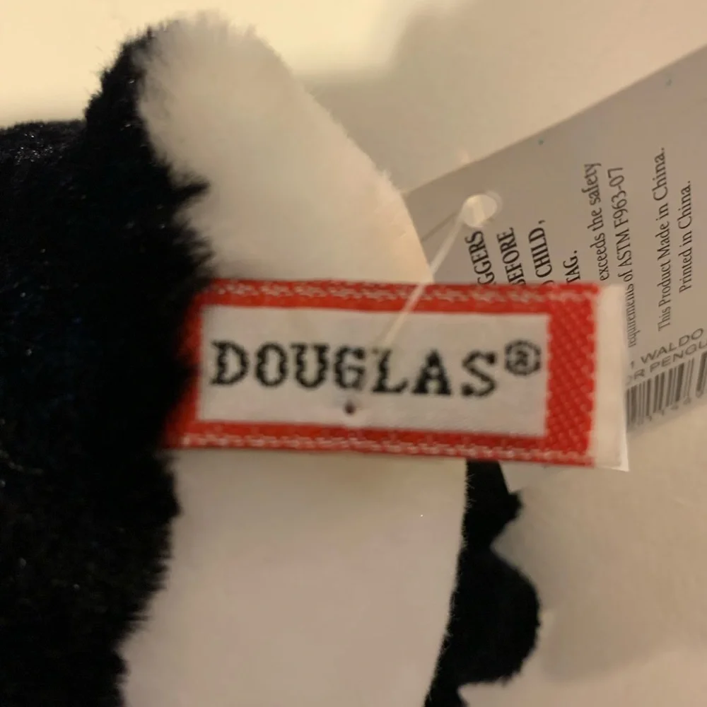 Waldo emperor penguin by Douglas plush penguin toy for 18 months plus - Picture 7 of 10